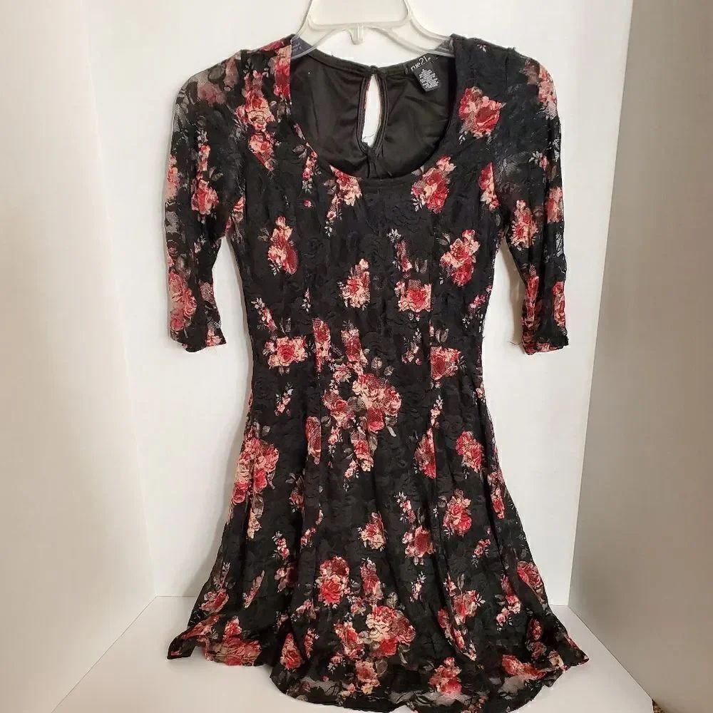 Floral lace dress 